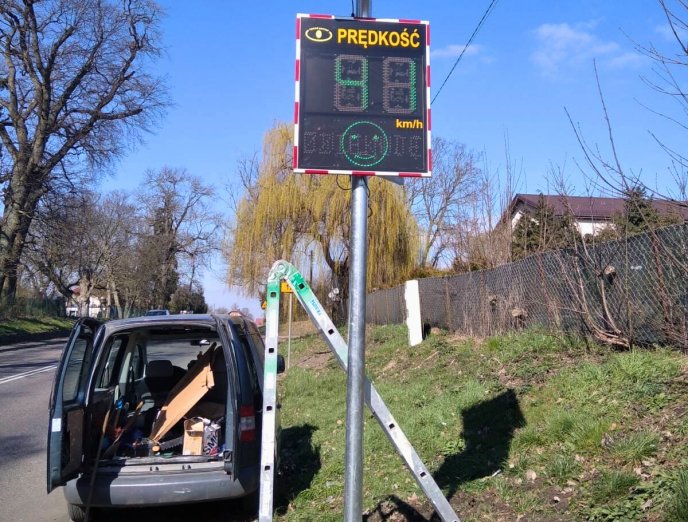 Radarowy wyświetlacz prędkości w Gminie Pyrzyce.