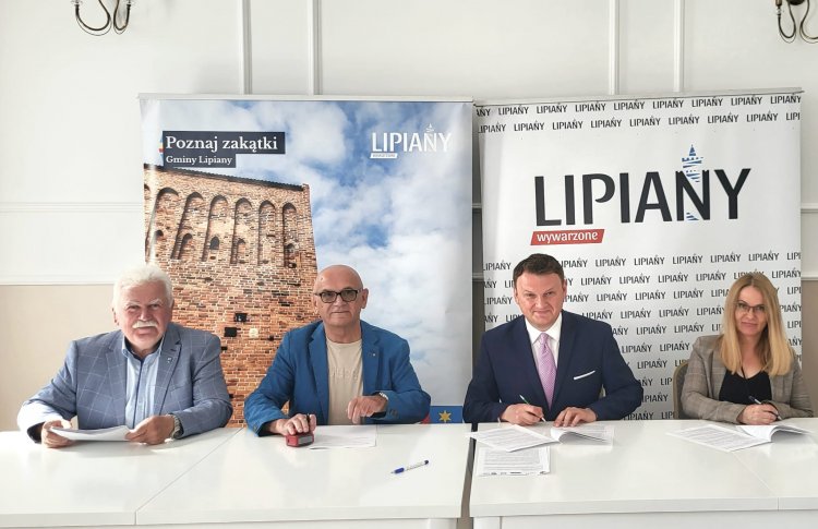 Umowa na przebudowę gminnej drogi do Mironowa (i przez miejscowość) została podpisana.